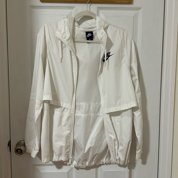 Nike Windrunner Active Jacket - Picture 2 of 4